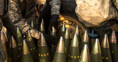 ЕС планирует в течение недель передать Украине совместно закупленные боеприпасы: нужно 250 тысяч снарядов в месяц, — FT