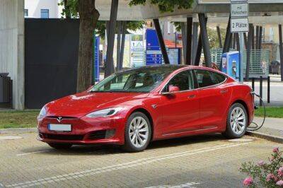 Tesla в феврале продала на 31,6% больше электромобилей китайского производства, чем в прошлом году