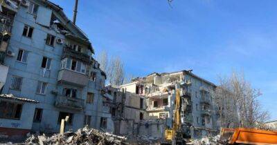 Количество погибших возросло до 11: В Запорожье из-под завалов достали бездыханными 8-месячную девочку и ее семью