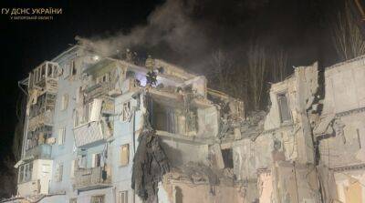 Ракетный удар по Запорожью: под завалами дома обнаружили еще двоих погибших