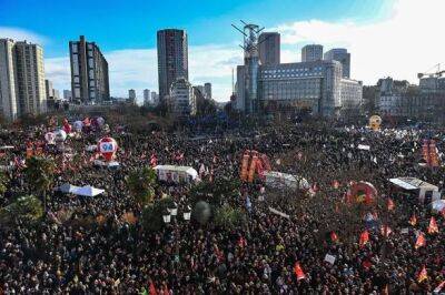 Марин Ле-Пен - Франциск - Страна остановится: французы готовят массовую забастовку на вторник - unn.com.ua - Украина - Киев - Франция