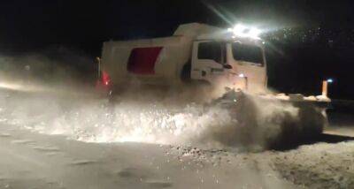 Столицу накрыла мощная стихия: Киев завалило снегом - видео последствий