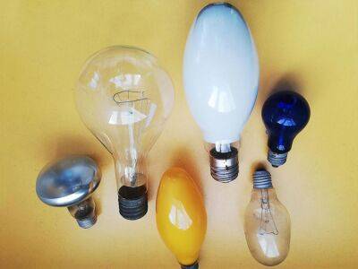 Зеленский освободил от налогообложения LED-лампы, полученные от государства по обмену