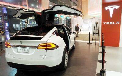 Tesla вновь снизила цены на модели электокаров S и X