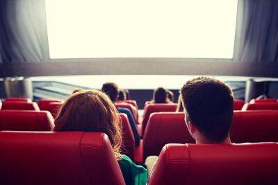 Новая тенденция в социальных сетях: беспорядки молодёжи в кинотеатрах