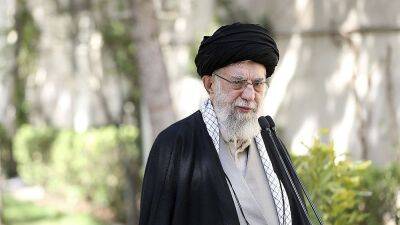 Али Хаменеи грозит суровой карой отравителям школьниц