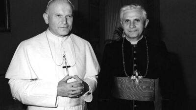 Папа римский Иоанн Павел II знал о случаях педофилии в Церкви - СМИ
