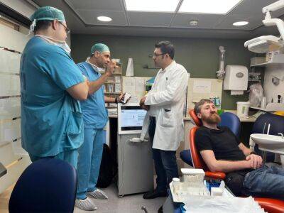 Азовсталец Дианов и "Шахтер" организовали лечение и протезирование украинского воина в Израиле