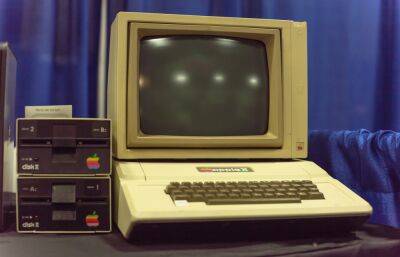 Стив Джобс - Стив Возняк - Apple II: история одного из первых домашних ПК - itc.ua - Украина