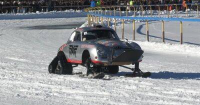 Раритетный спорткар Porsche 50-х превратили в необычный гусеничный снегоход (видео)