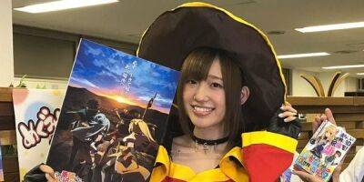 Японская аниме-актриса и певица Риэ Такахаси попросила фанов «тщательно помыться» перед ее концертом