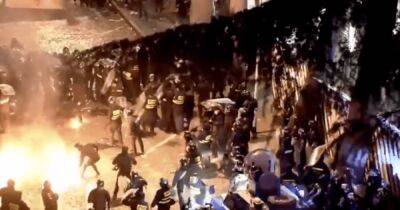Протесты в Грузии: в силовиков полетели "коктейли Молотова", – соцсети (видео)
