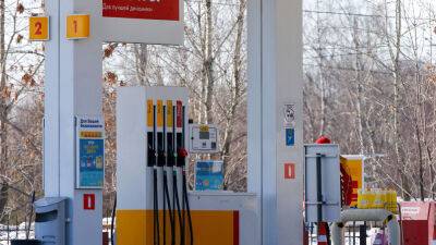 Правительство России решило поднять цены на бензин после обвала доходов нефтяных компаний