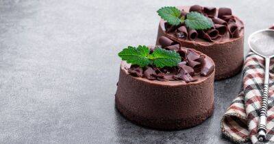 Вкусный десерт. Рецепт шоколадных чизкейков без выпечки