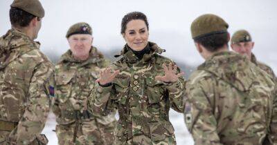 принц Уильям - принц Гарри - Кейт Миддлтон - Диана Лилибет - Солдат Кейт. Принцесса Уэльская в военной форме встретилась с солдатами в окопах - focus.ua - Украина - шт. Калифорния - Ирландия
