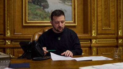 Зеленский провел совещание с военными и разведкой: говорили о предстоящей битве