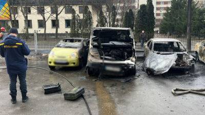 Трое пострадавших, пять авто сгорели: полиция показала последствия удара РФ по Киеву