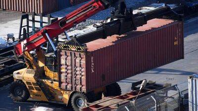 В Турции начали останавливать транзит идущих в Россию грузов