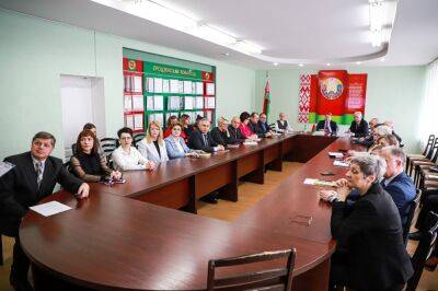 Диалоговая площадка ко Дню единения народов Беларуси и России прошла в областном институте развития образования