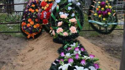 Оккупанты похищают людей на Луганщине и памятники с могил – ОВА