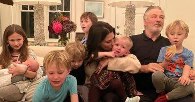 Жена Алека Болдуина показала всех семерых детей от актера (фото, видео)