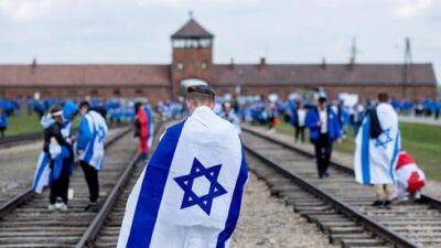 "Музеи, искажающие историю Холокоста": польский список мест для израильских школьников