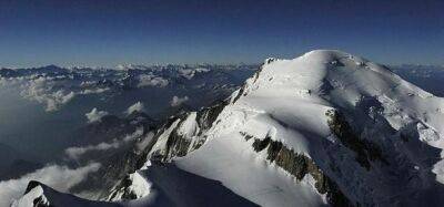 Четыре человека погибли под лавиной во французских Альпах