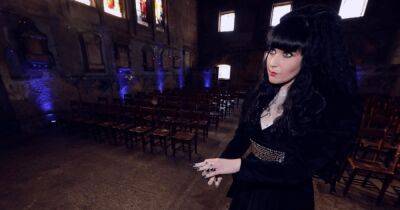 В Британии певица, которая "вышла замуж за призрака", хочет пройти обряд экзорцизма (фото)