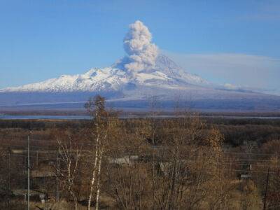 В рф произошло сильное извержение вулкана на Камчатке - unn.com.ua - Россия - Украина - Киев - Индонезия