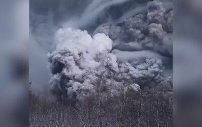Олег Бондаренко - В РФ произошло мощное извержение вулкана - korrespondent.net - Россия - Украина - Япония - Ключи