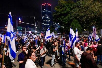 После выступления Нетанияху в Тель-Авиве вышли на улицы тысячи протестующих