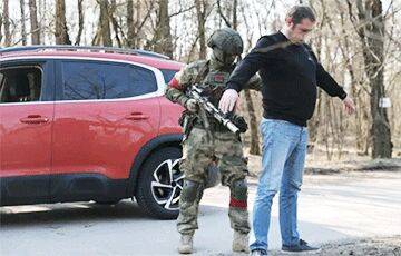 Белорусский спецназ стал досматривать машины на границе с РФ