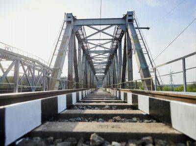 "Укрзалізниця": Капитальный ремонт железнодорожного моста через реку Ирпень завершен