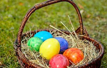 Как сделать разноцветные пасхальные яйца: традиционные способы