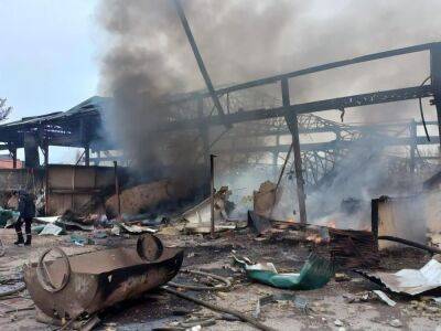 Оккупанты вечером 11 апреля обстреляли предприятие в Бериславе, возник пожар – Херсонская ОВА