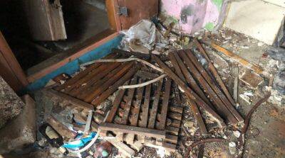 Поврежденный потолок и мусор: Минкульт показал последствия пользования Лаврой УПЦ МП
