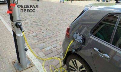Жители Петербурга стали чаще покупать электромобили в начале 2023 года