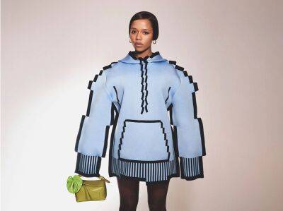 Коллекция одежды Pixel от Loewe имитирует графику Minecraft и ретро-игр — кому пиксельный «лук» (штаны+футболка) за $4350 - itc.ua - Украина - Париж - Испания