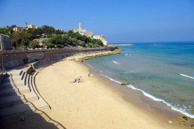 Минздрав предостерегает от купания на пляжах Тель-Авива, Бат-Ямы и Герцлии