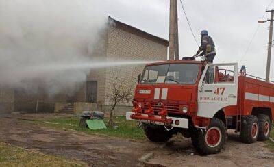 Дневной обстрел: в учебном заведении на Харьковщине тушили масштабный пожар