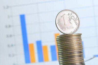 Курс рубля на Мосбирже перешел к росту, поднявшись до 81,57 за доллар и 89,86 за евро