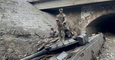"Чтобы не попал к врагу": ВСУ сожгли легендарный трофейный танк "Зайка" под Бахмутом (фото)