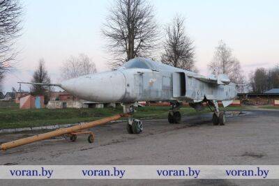 Самолет Су-24М из Брестской области передан Вороновскому району в качестве экспоната