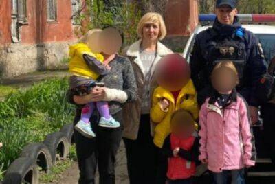 У горе-матери отобрали сразу четверых детей, фото: что она натворила - popcorn.politeka.net - Украина - Херсонская обл.