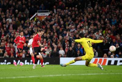 Манчестер Юнайтед упустил победу в матче с Севильей в Лиге Европы, забив два автогола