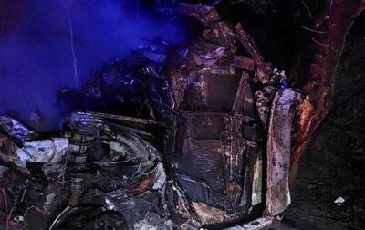На Николаевщине авто въехало в деревья, погибли три человека