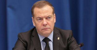 "Никому не нужна": Медведев отреагировал на заявление Орбана о "несуществующей Украине"