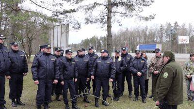Милиционеры приняли участие в «Неделе леса»