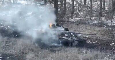 Не могут возместить потери: как украинские дроны массово истребляют танки ВС РФ