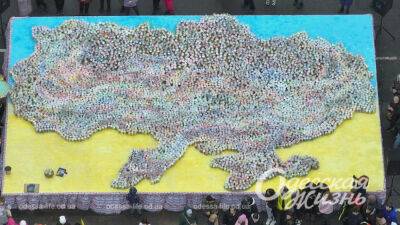Самая большая карта Украины из пасок: национальный рекорд